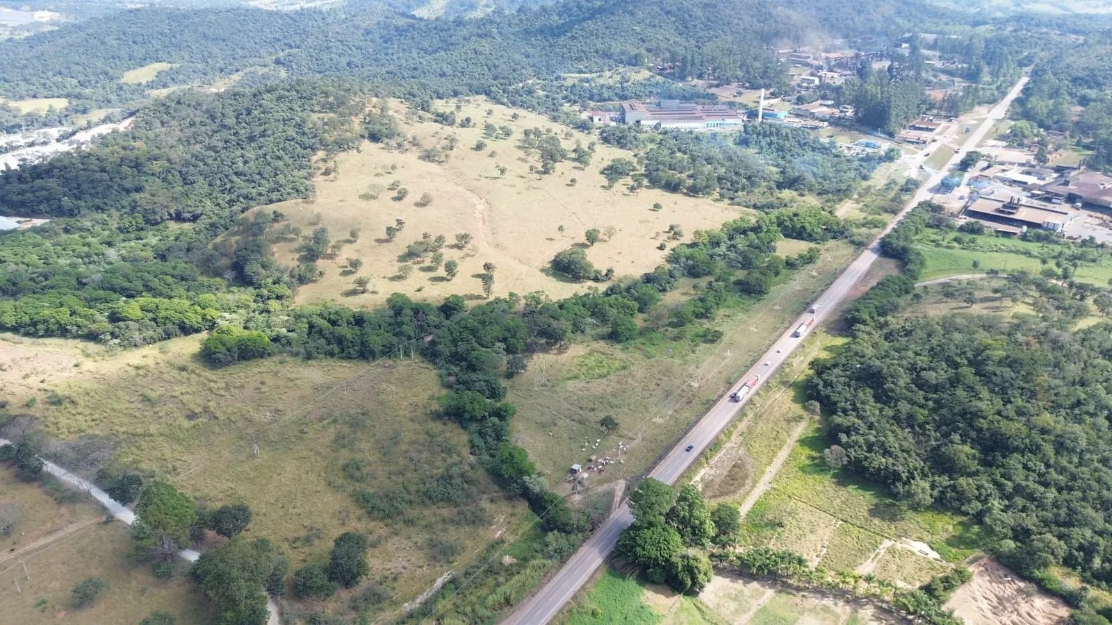 ÁREA PARA LOTEAMENTO INDUSTRIAL EM ITAÚNA MG, imagem 1